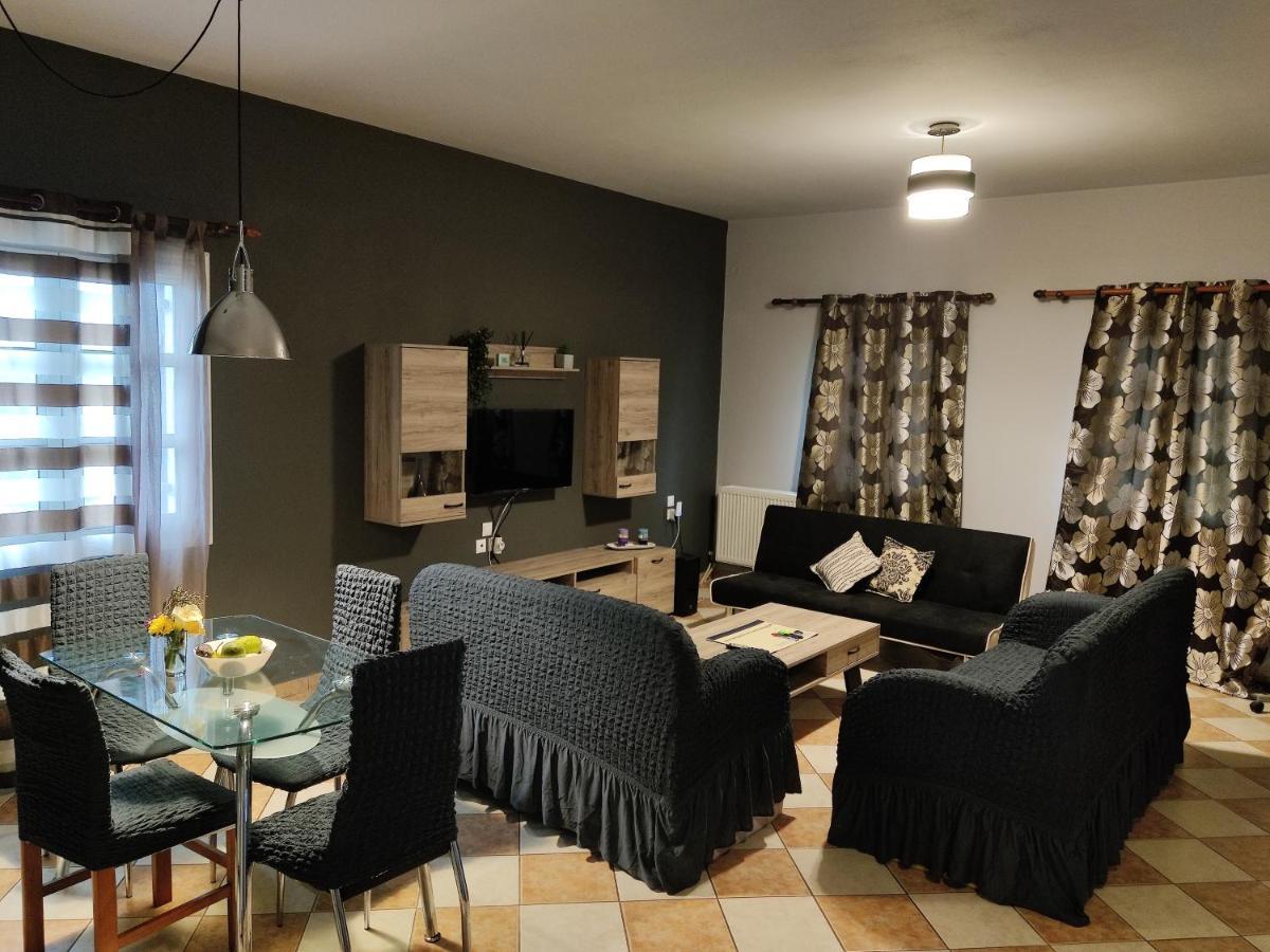 Vretti'S Apartment Fratsia Eksteriør billede